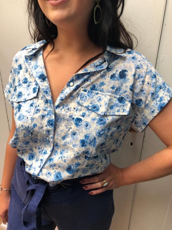 chemise bleu imprimé fleurs marque charlior coton