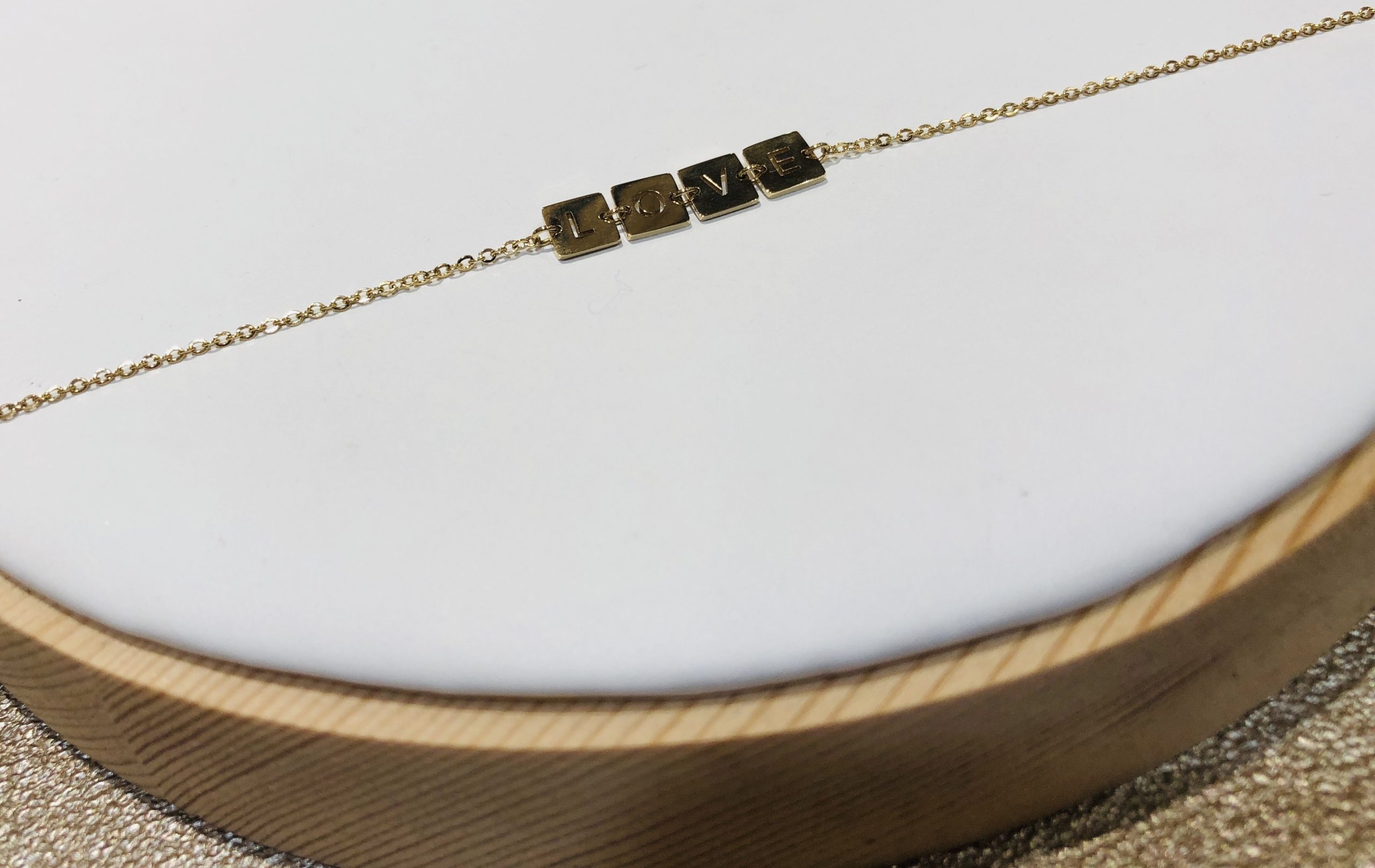 Bracelet LOVE Doré bijoux omacoo