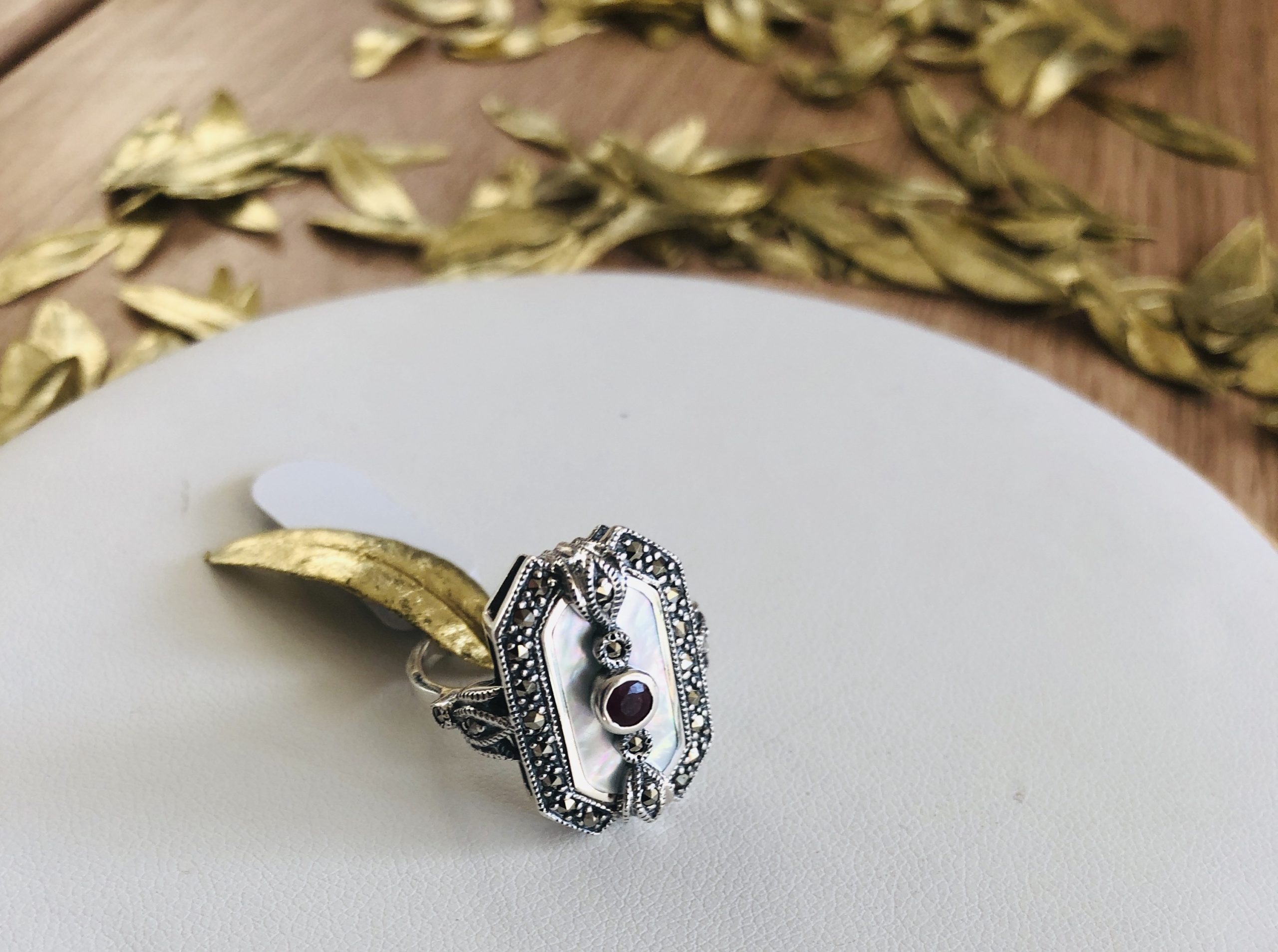 bague art deco argent 925 nacre grenat marcassites marque La Metrop Compagnie