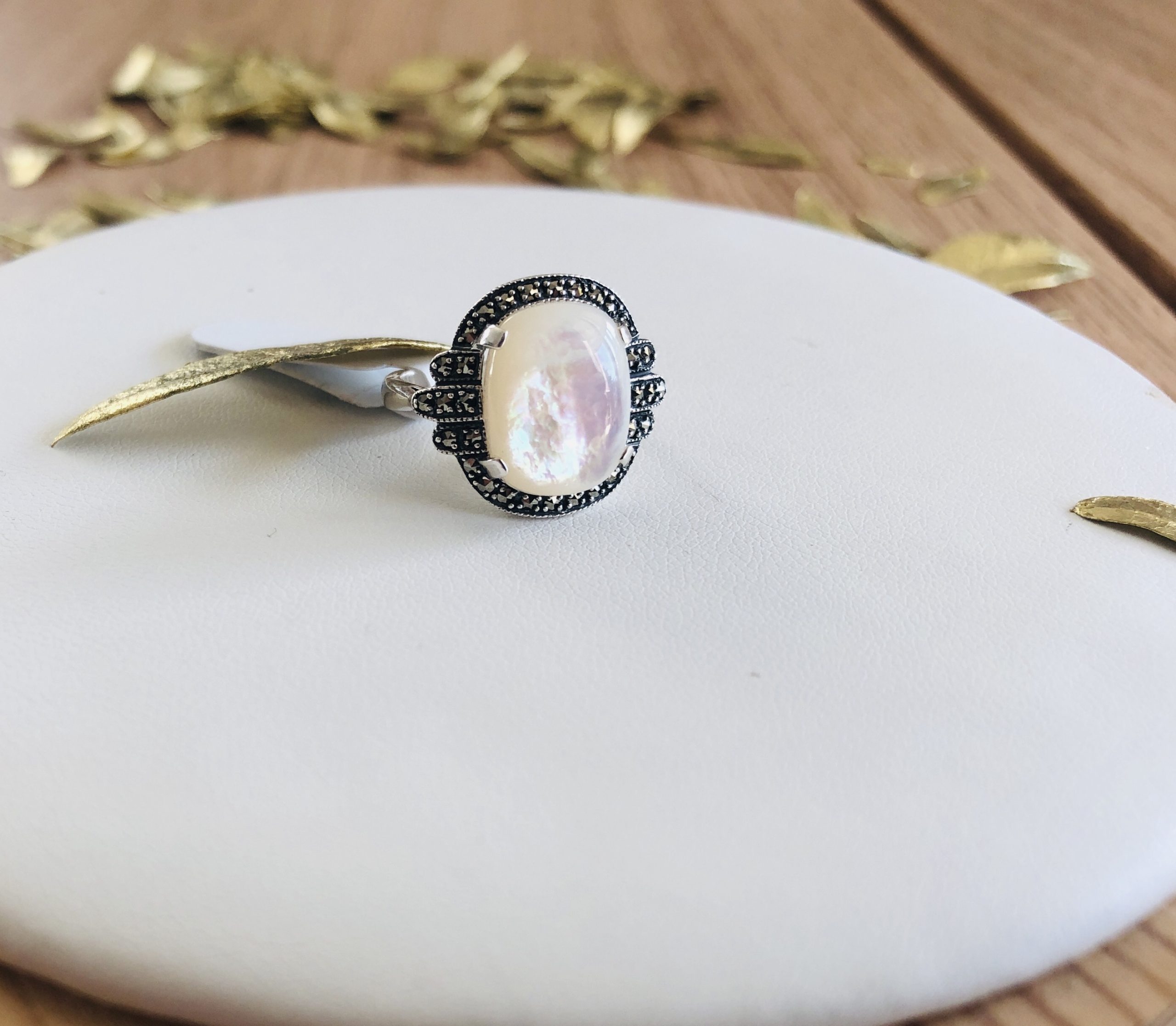 bague art deco argent 925 nacre marcassites marque La Metrop Compagnie