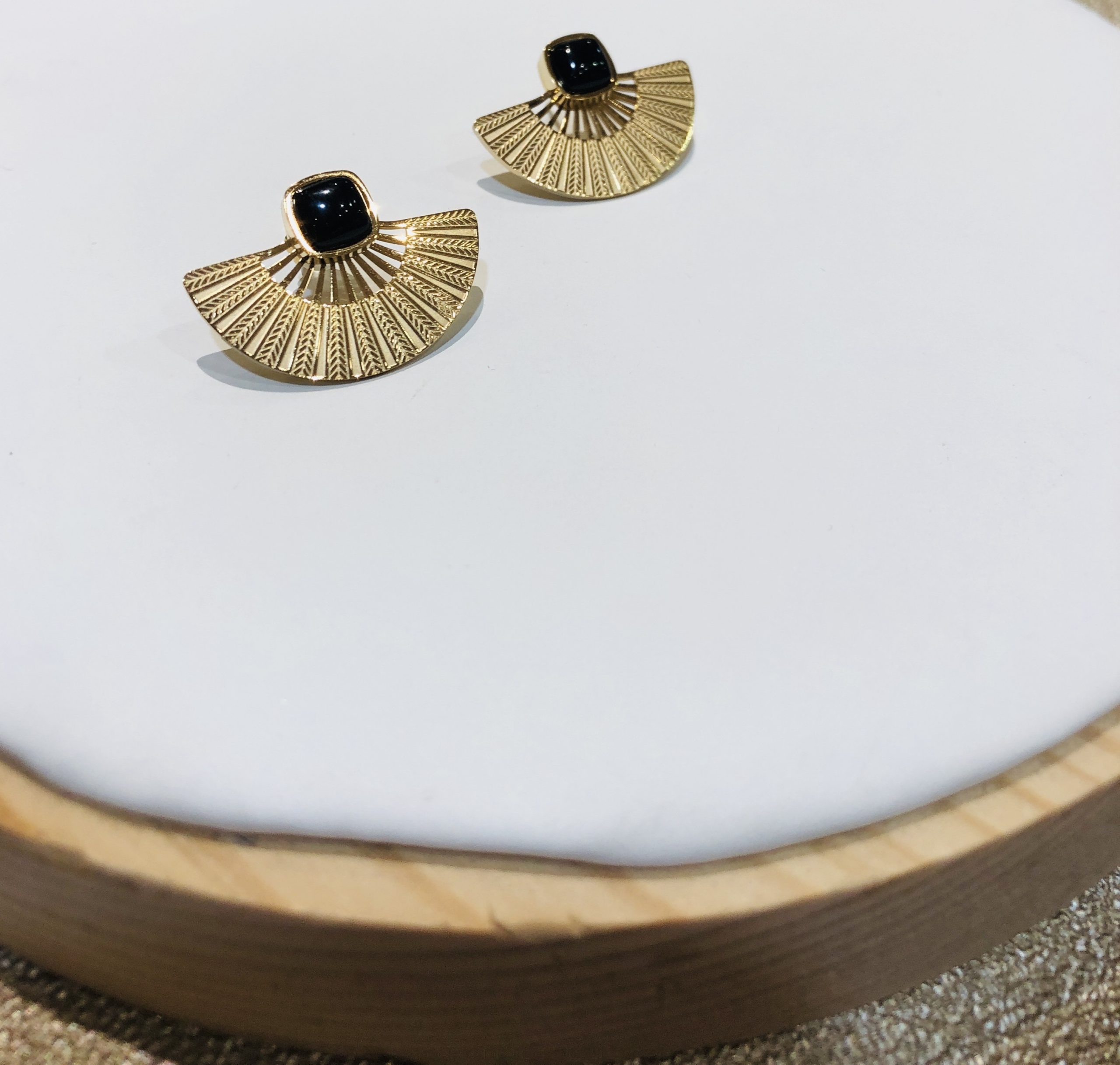 boucles d'oreilles onyx acier inoxydable doré marque OMACOO