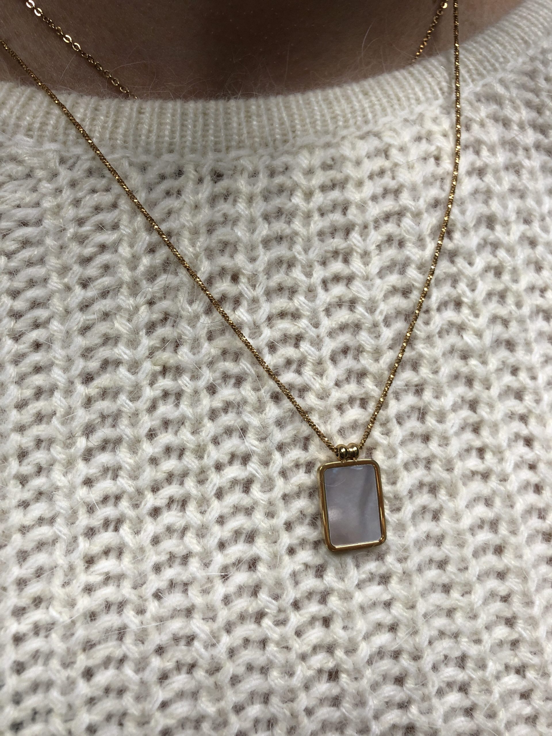 collier nacre acier inoxydable doré marque omacoo