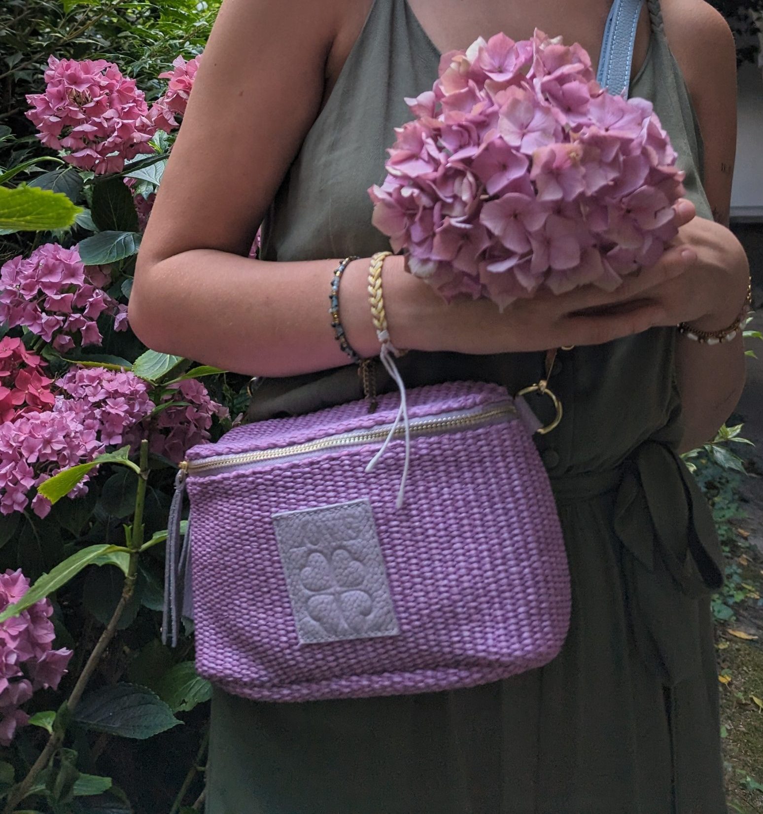 Sac Banane loukas rafia lilas cuir