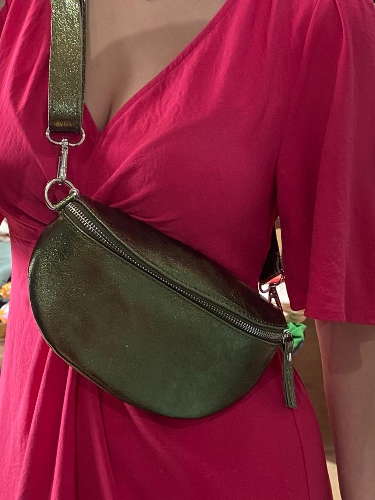 sac banane brillante cuir kaki