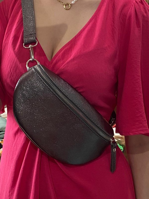 sac banane brillante cuir prune