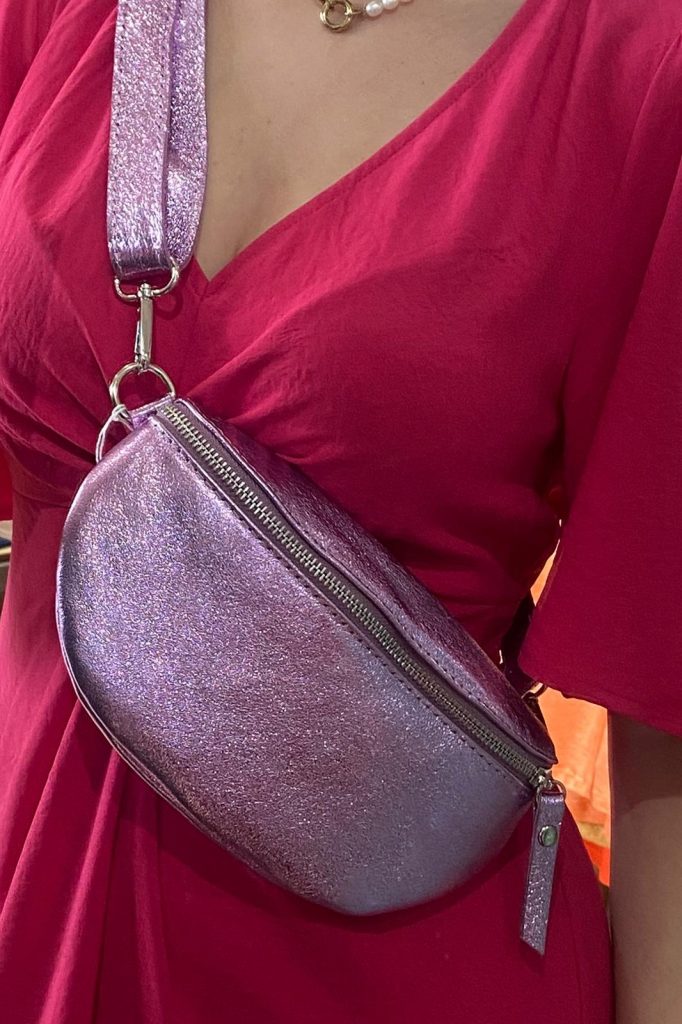 sac banane brillante cuir violet